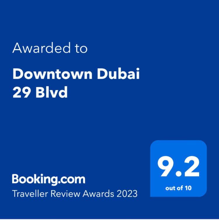 Downtown Boulevard One Bedroom Apt In 29 Blvd غرفة وصالة Burj & Fountain View Master Bedroom Plus 2 Single Beds In Living Room Dubai Bagian luar foto